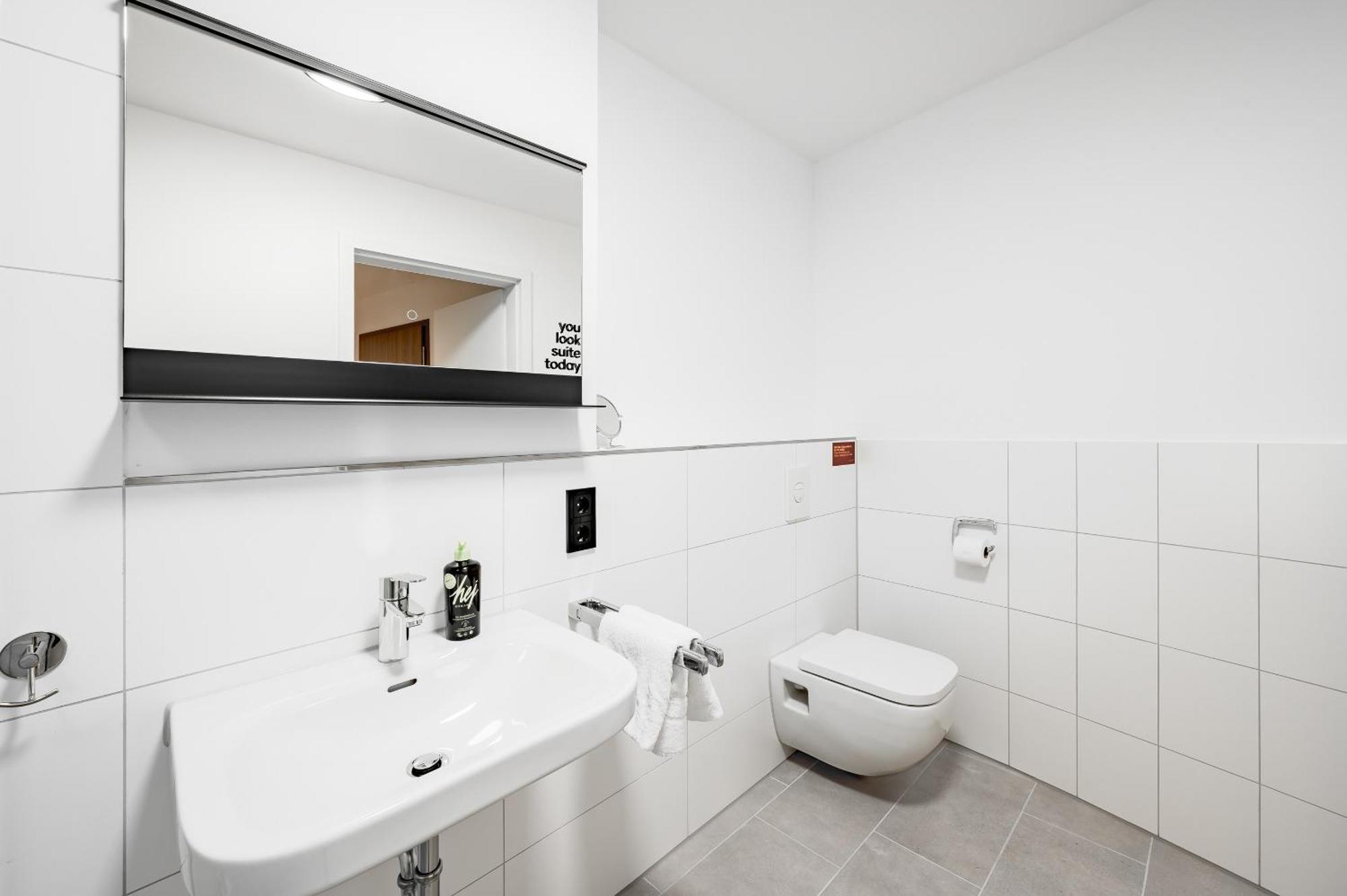 Limehome Metzingen Wilhelmstr Δωμάτιο φωτογραφία